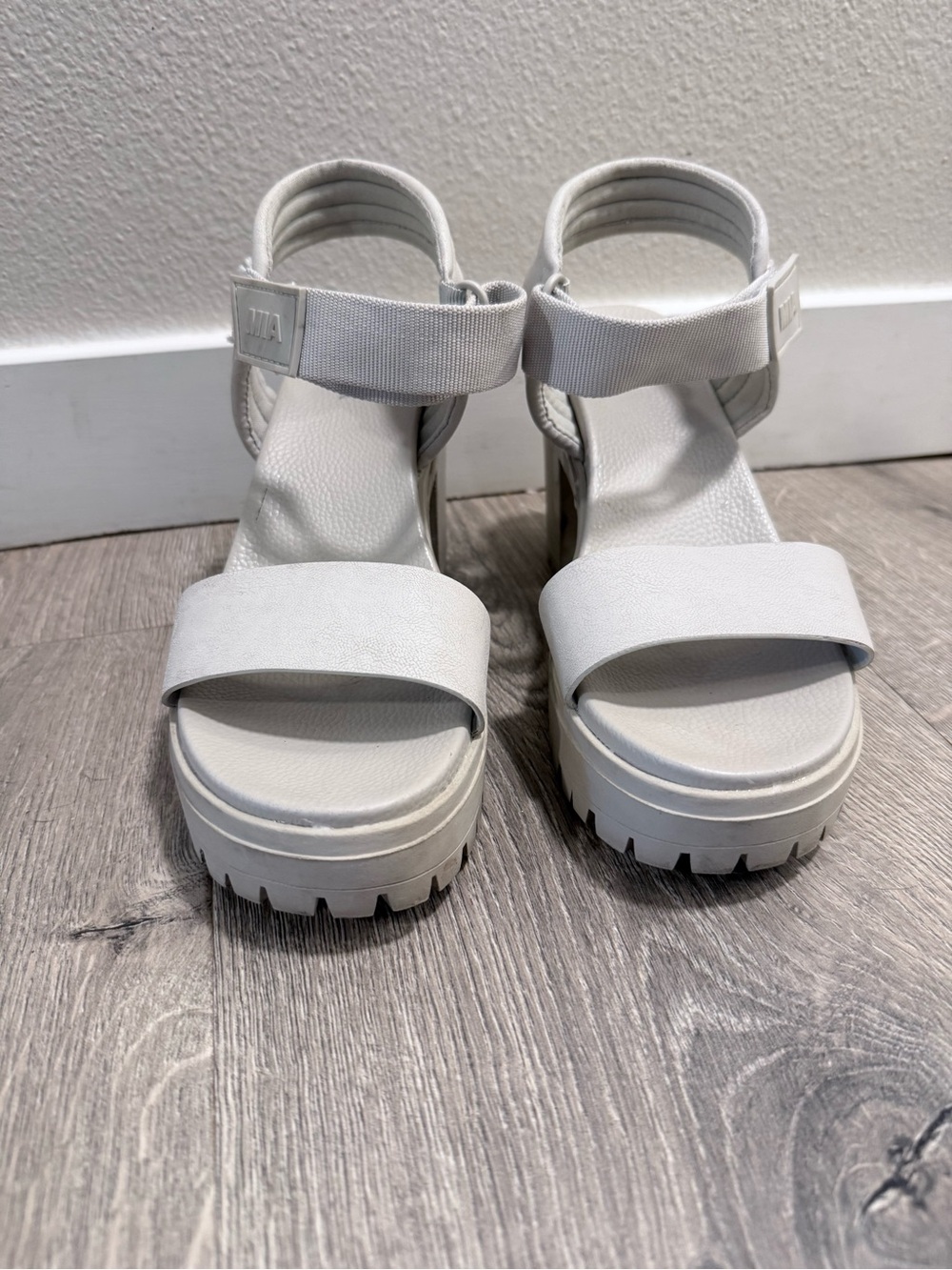 MIA Light Gray Chunky Platform Heel Sandal - Picture 2 of 6